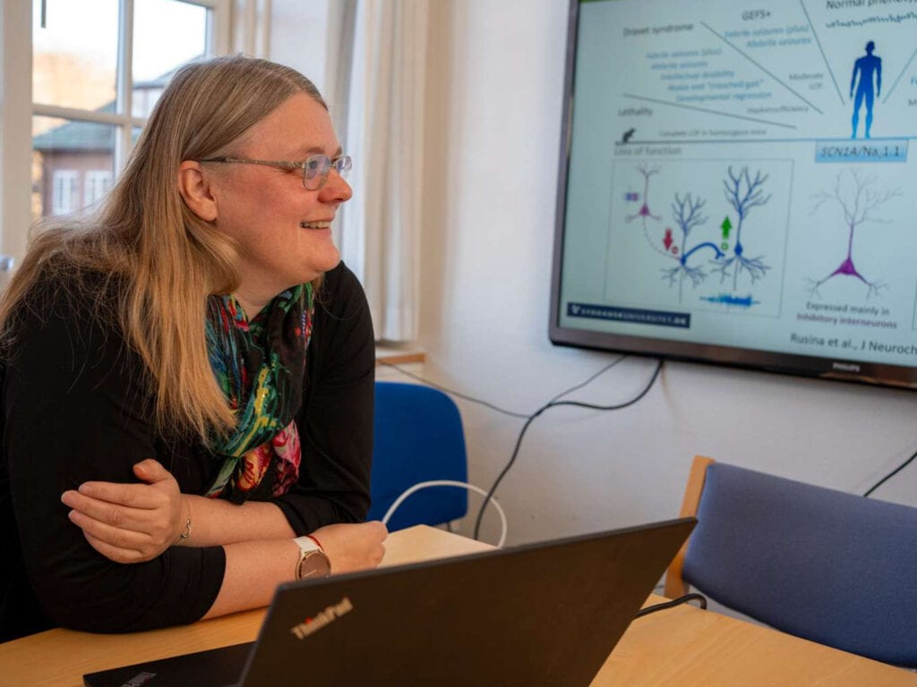 Foto af Afdelingschef Rikke Steensbjerre Møller fra Afdeling for Epilepsigenetik og Personlig Medicin på Epilepsihospitalet Filadelfia