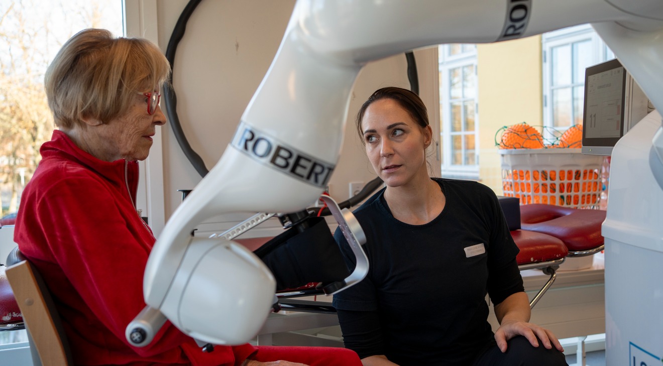 Foto af seance i træningscenter på Center for Neurorehabiltering, Filadelfia i Dianalund